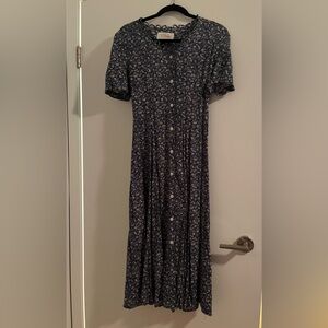 Vintage prairie-style petite maxi dress with floral pattern
